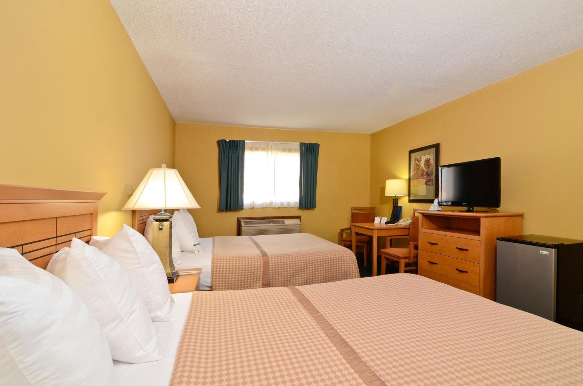 Americas Best Value Inn Iola Buitenkant foto